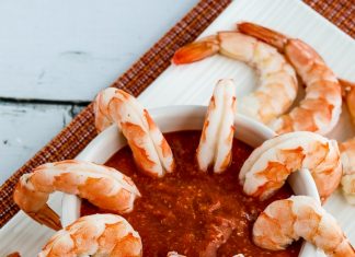 Shrimp with Low-Sugar Cocktail Sauce