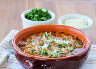Slow Cooker Pasta e Fagioli Soup