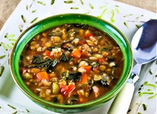 Crockpot Lentil Soup with Sausage and Spinach