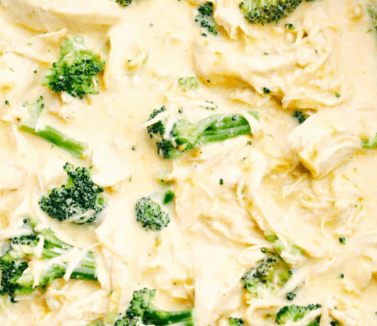 Slow Cooker Creamy Chicken and Broccoli Over Rice