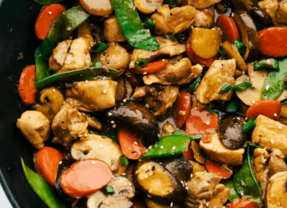 Easy Moo Goo Gai Pan Recipe & How to Make Moo Goo Gai Pan Sauce!