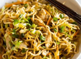 Easy Chicken Chow Mein | The Recipe Critic