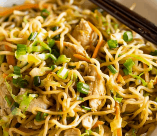 Easy Chicken Chow Mein | The Recipe Critic