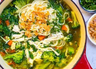 Garlic Chicken Soup (Quick & Easy Recipe)